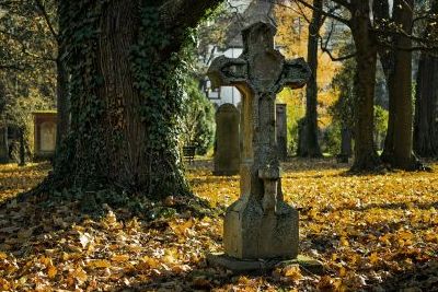 https://www.funerariadeguardia.com/almacen/noticias/img_autumn21820101280.jpg