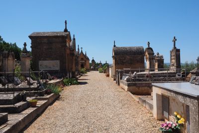 https://www.funerariadeguardia.com/almacen/noticias/img_cemetery15217261280.jpg