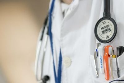 https://www.funerariadeguardia.com/almacen/noticias/img_doctor5634281280.jpg