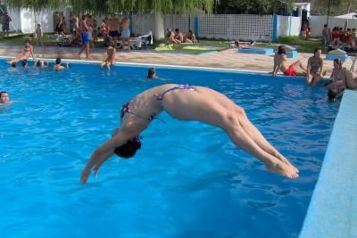 https://www.funerariadeguardia.com/almacen/noticias/img_piscina.jpg