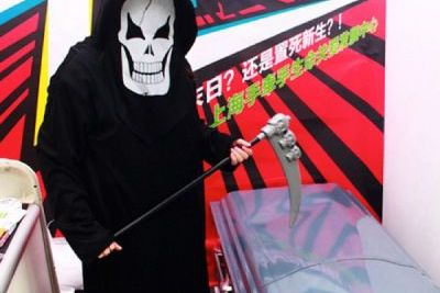https://www.funerariadeguardia.com/almacen/noticias/img_simulador_de_muerte_1.jpg