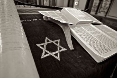 https://www.funerariadeguardia.com/almacen/noticias/img_starofdavid4583721280.jpg
